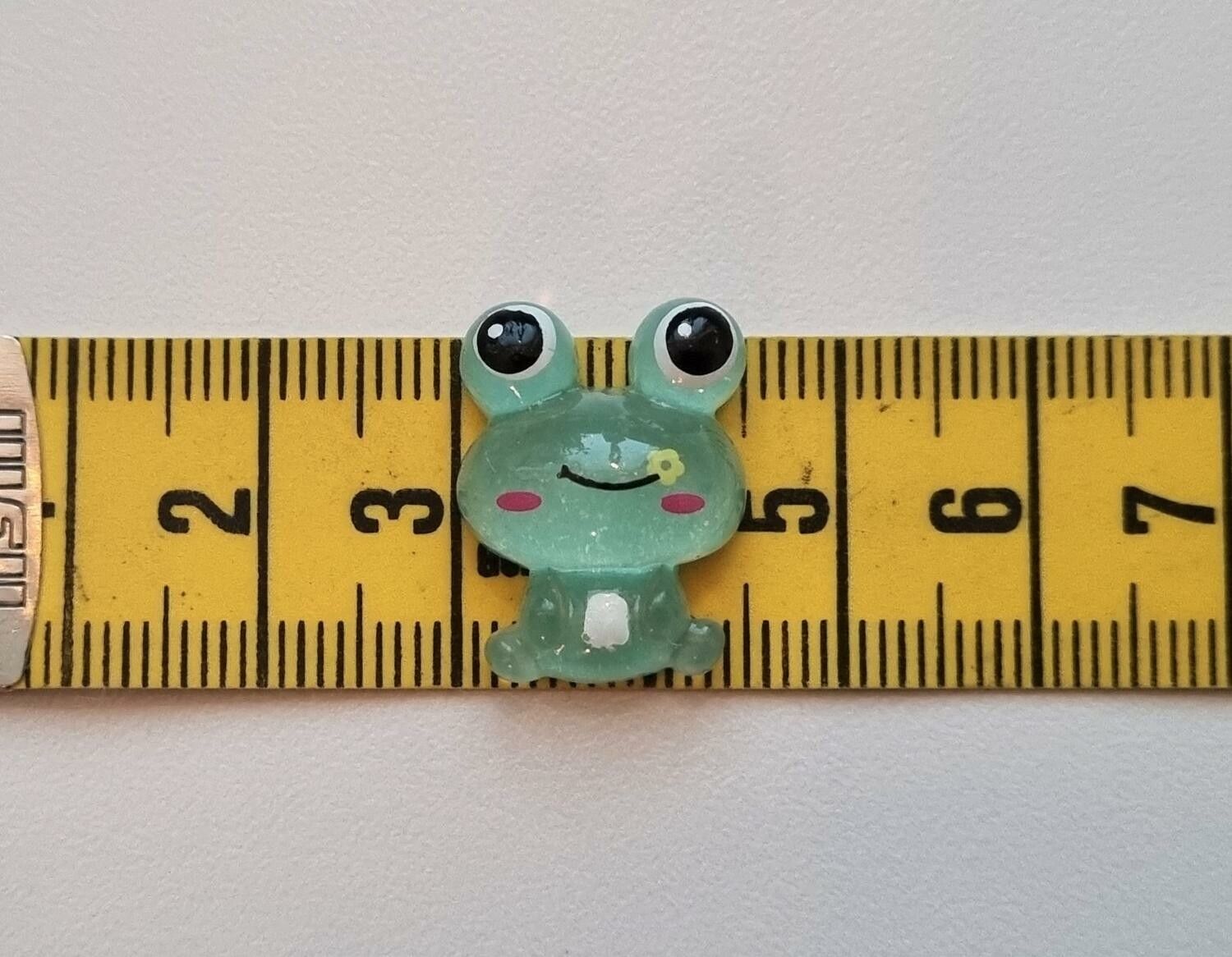 1 st Groda. Miniatyr / flatbacks för dekoration och scrapbooking