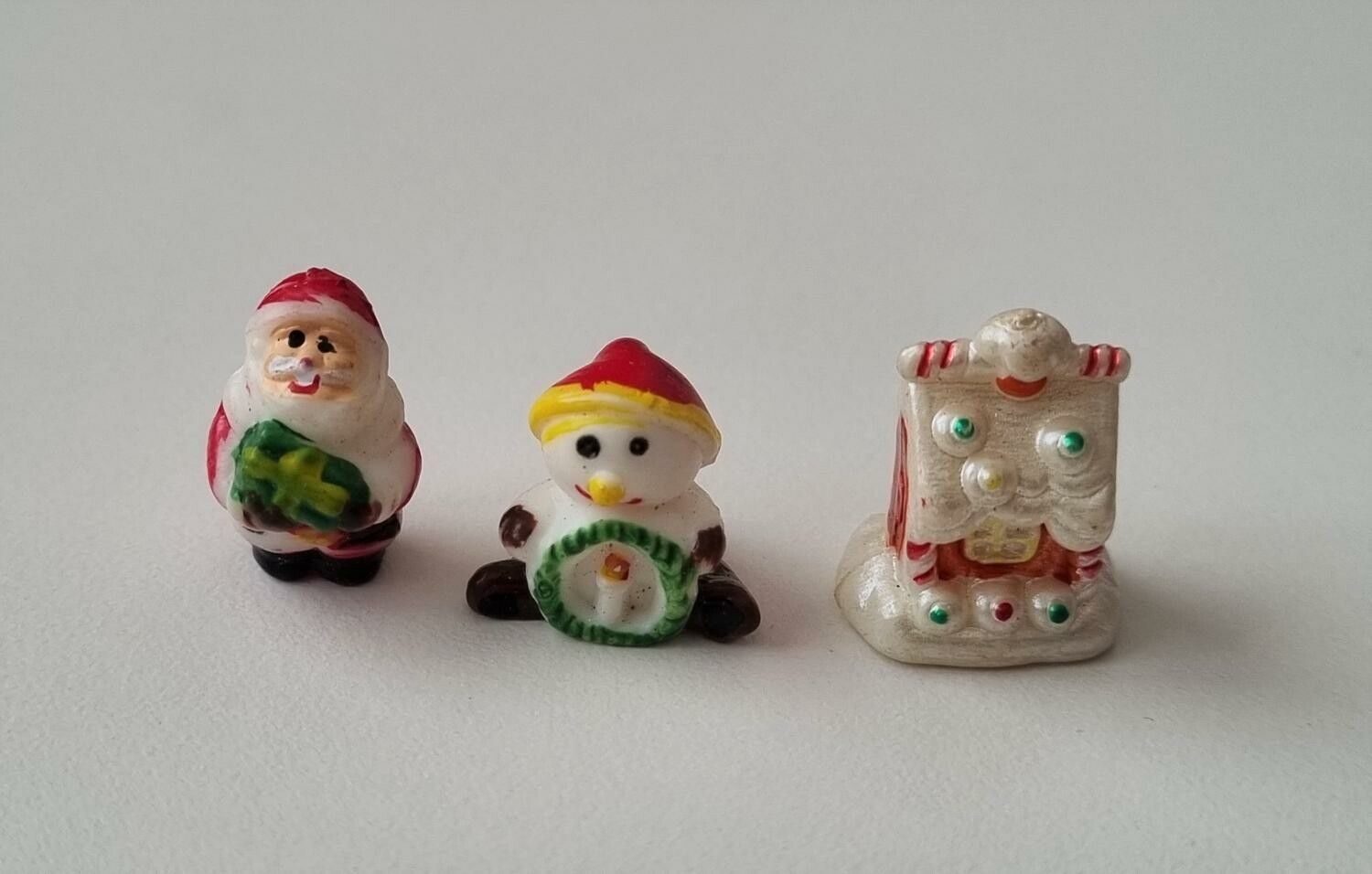 Handmålade miniatyrer / figuriner för jul, dockskåpet, tittskåp mm