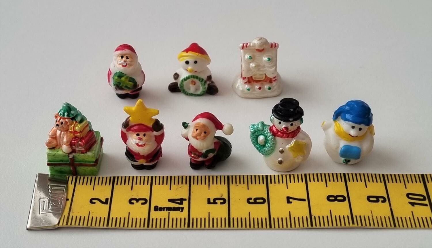 Handmålade miniatyrer / figuriner för jul, dockskåpet, tittskåp mm