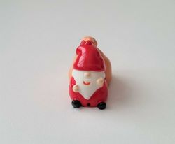 Handmålad tomte. Miniatyrer / figuriner för dockskåpet, tittskåp mm