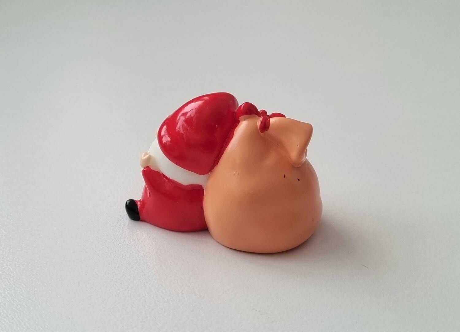 Handmålad tomte. Miniatyrer / figuriner för dockskåpet, tittskåp mm