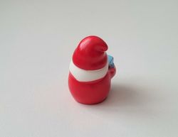 Handmålad tomte. Miniatyrer / figuriner för dockskåpet, tittskåp mm