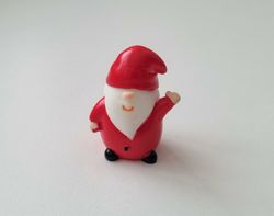 Handmålad tomte. Miniatyrer / figuriner för dockskåpet, tittskåp mm