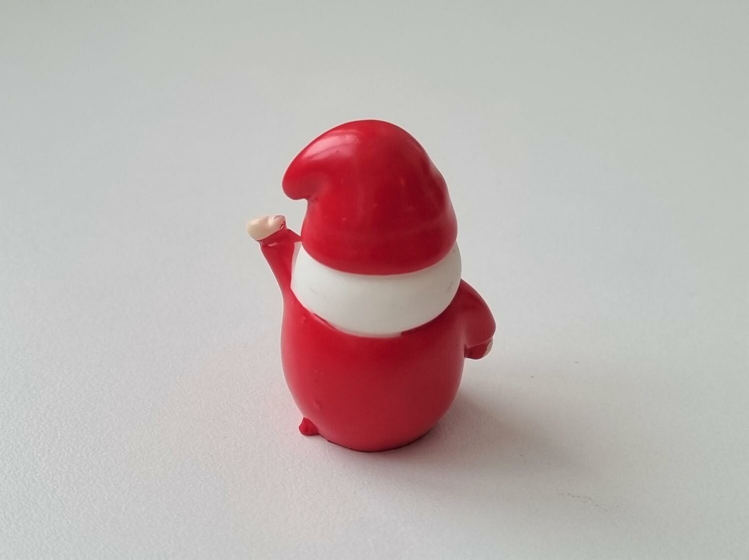 Handmålad tomte. Miniatyrer / figuriner för dockskåpet, tittskåp mm