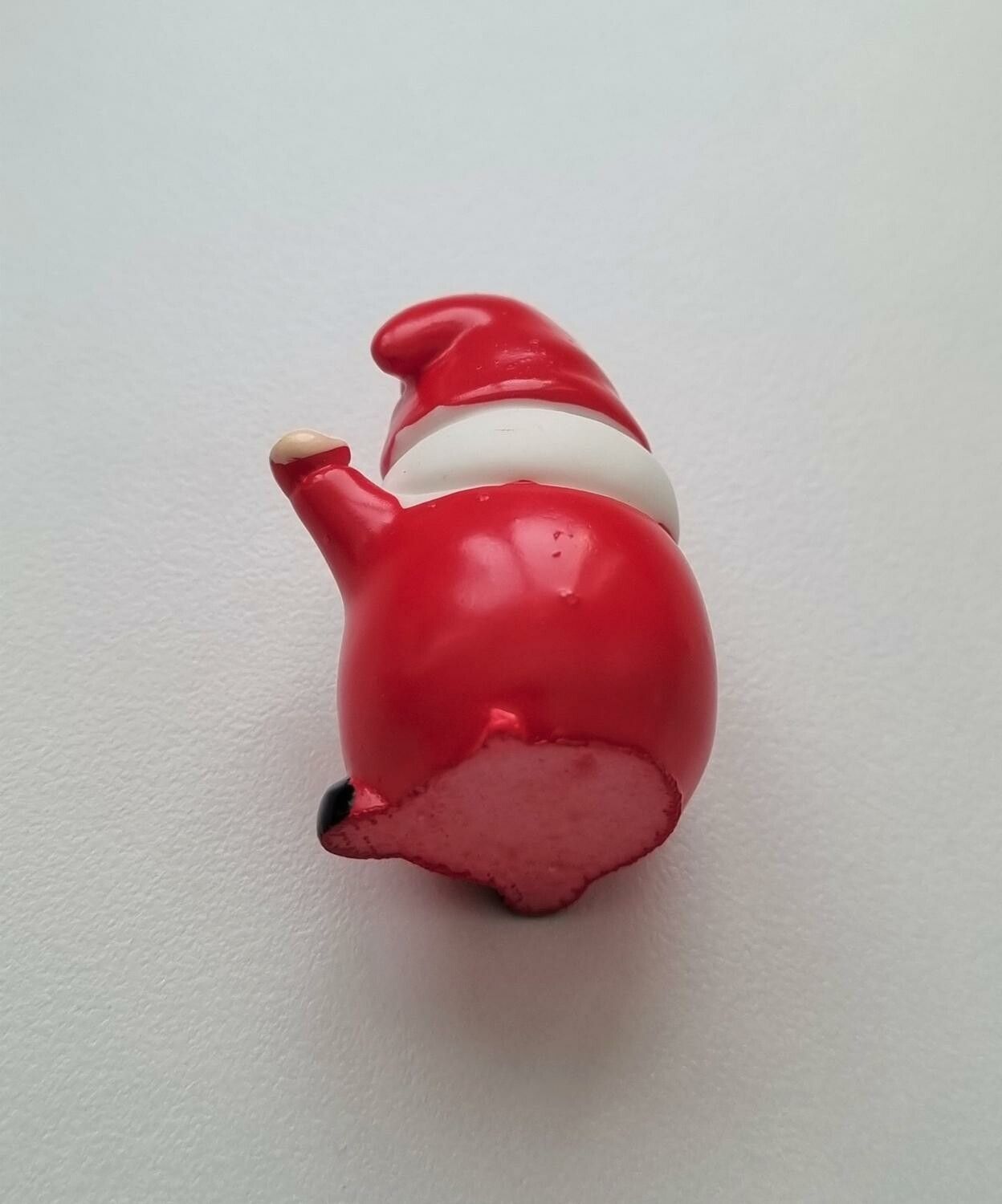 Handmålad tomte. Miniatyrer / figuriner för dockskåpet, tittskåp mm