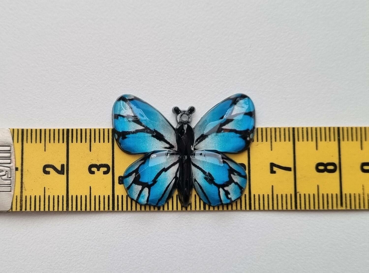 Fjärilar, miniatyrfjärilar i resin (2 st)