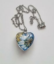 Halsband med hjärtformad glasberlock (60 cm lång kedja)