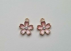 2 st rosa blommor med strasspärla, berlocker charms