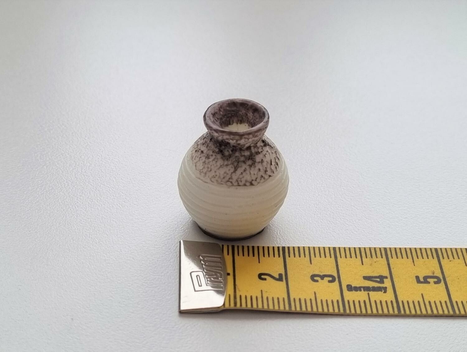 1 st kruka, minikruka, vas. Miniatyrer till dockskåp dockhus (gråvit)