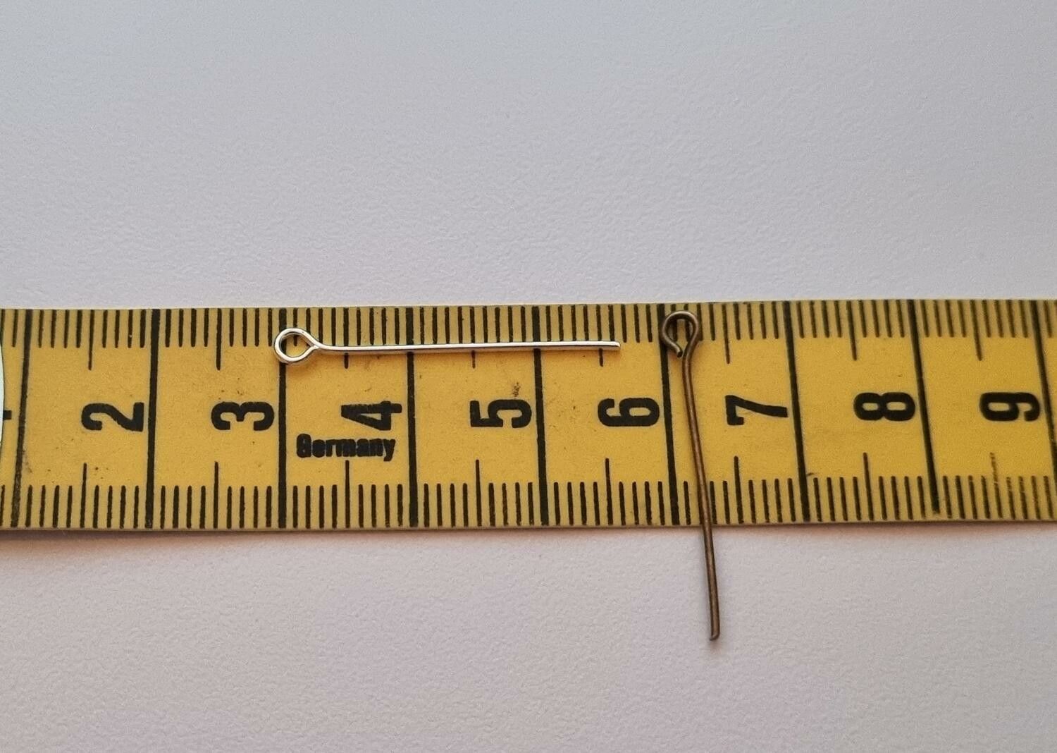50 st ögelpinnar (27 mm, blandade färger)