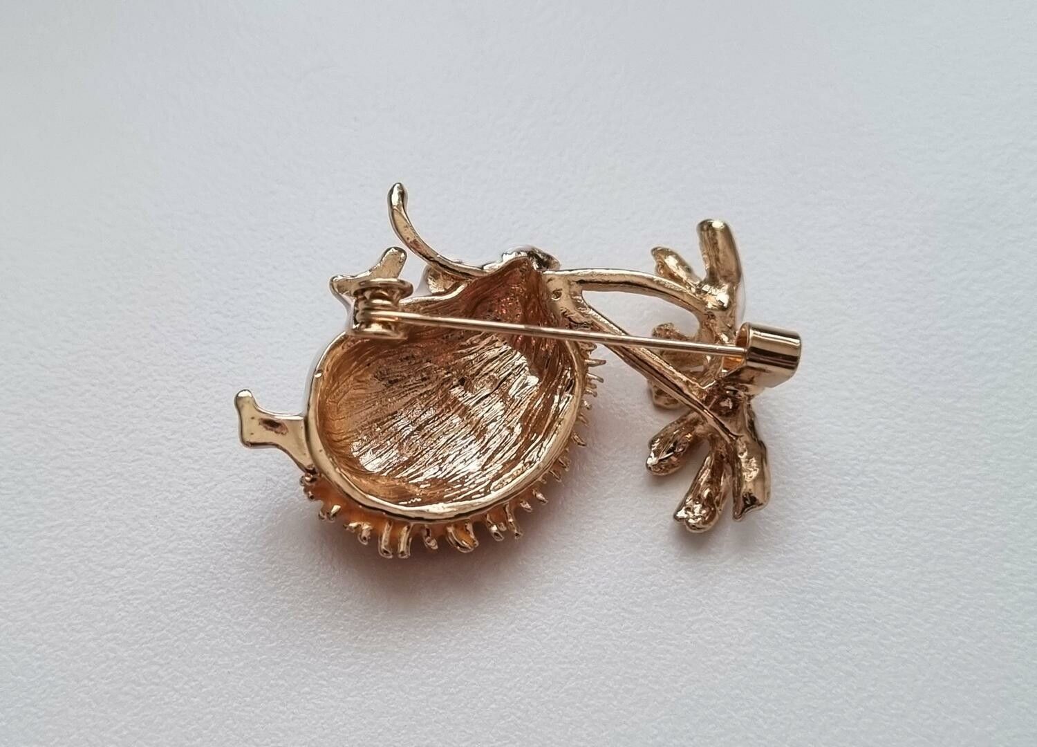 1 st detaljrik brosch hänge - Igelkott med paraplyblomma (variant 2)