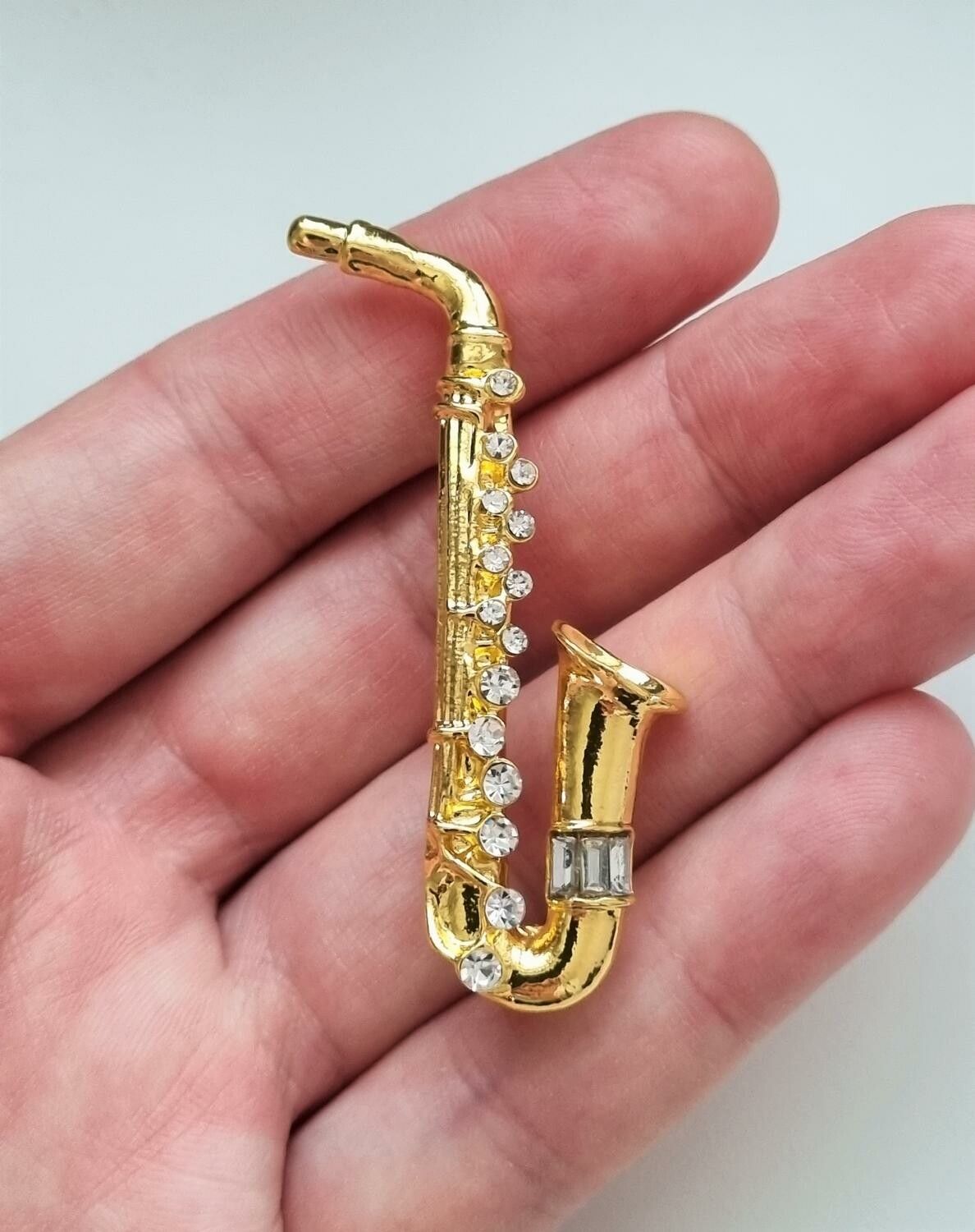 1 st detaljrik brosch hänge - Saxofon