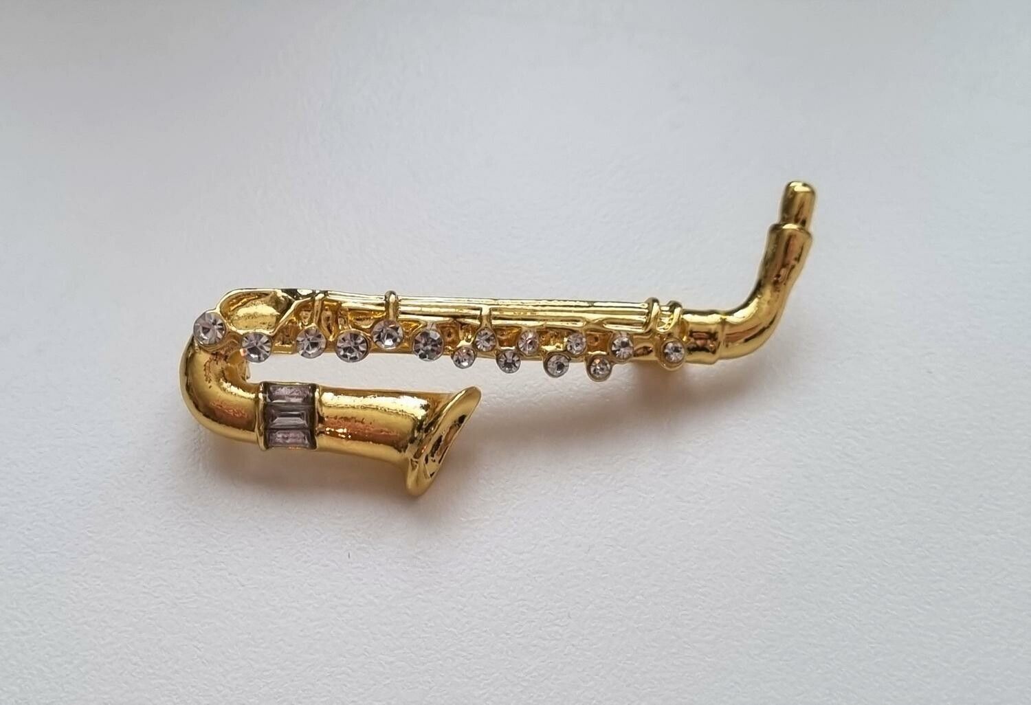 1 st detaljrik brosch hänge - Saxofon
