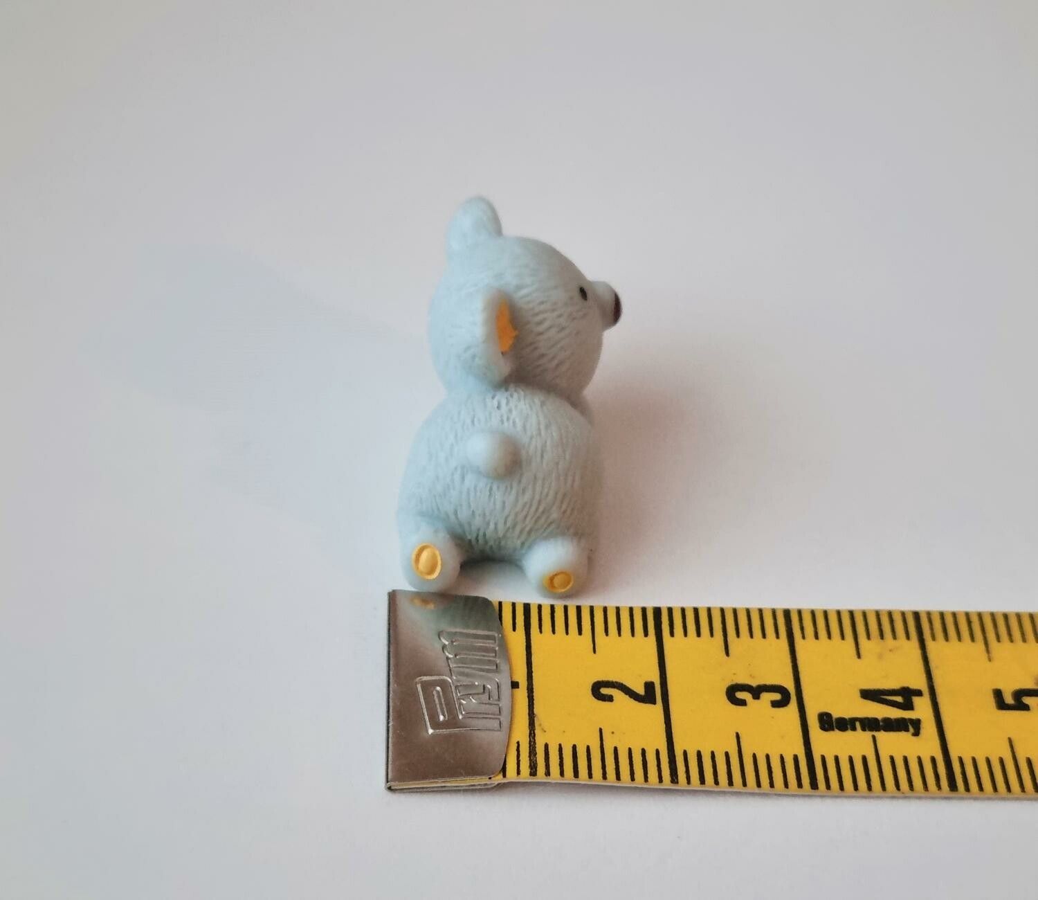 Gullig liten Koala. Miniatyr / figurin för dockhus, tittskåp mm (variant 4)