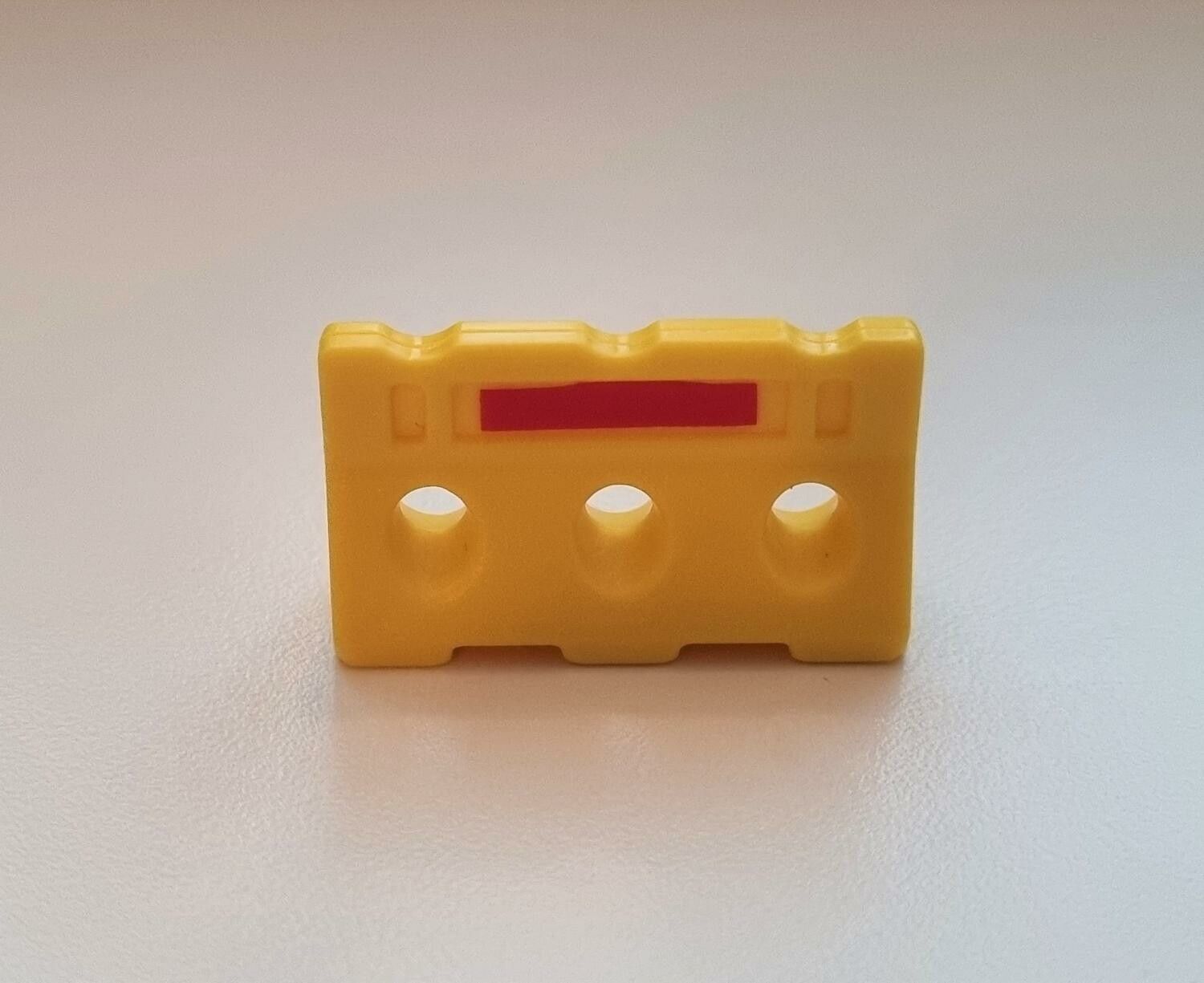 1 st gul vägspärr. Miniatyr för dockhus, tittskåp, tågräls mm