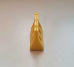 1 st gul vägspärr. Miniatyr för dockhus, tittskåp, tågräls mm