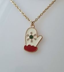 Guldfärgat halsband (45 cm) i rostfritt stål med söt berlock - Julvante