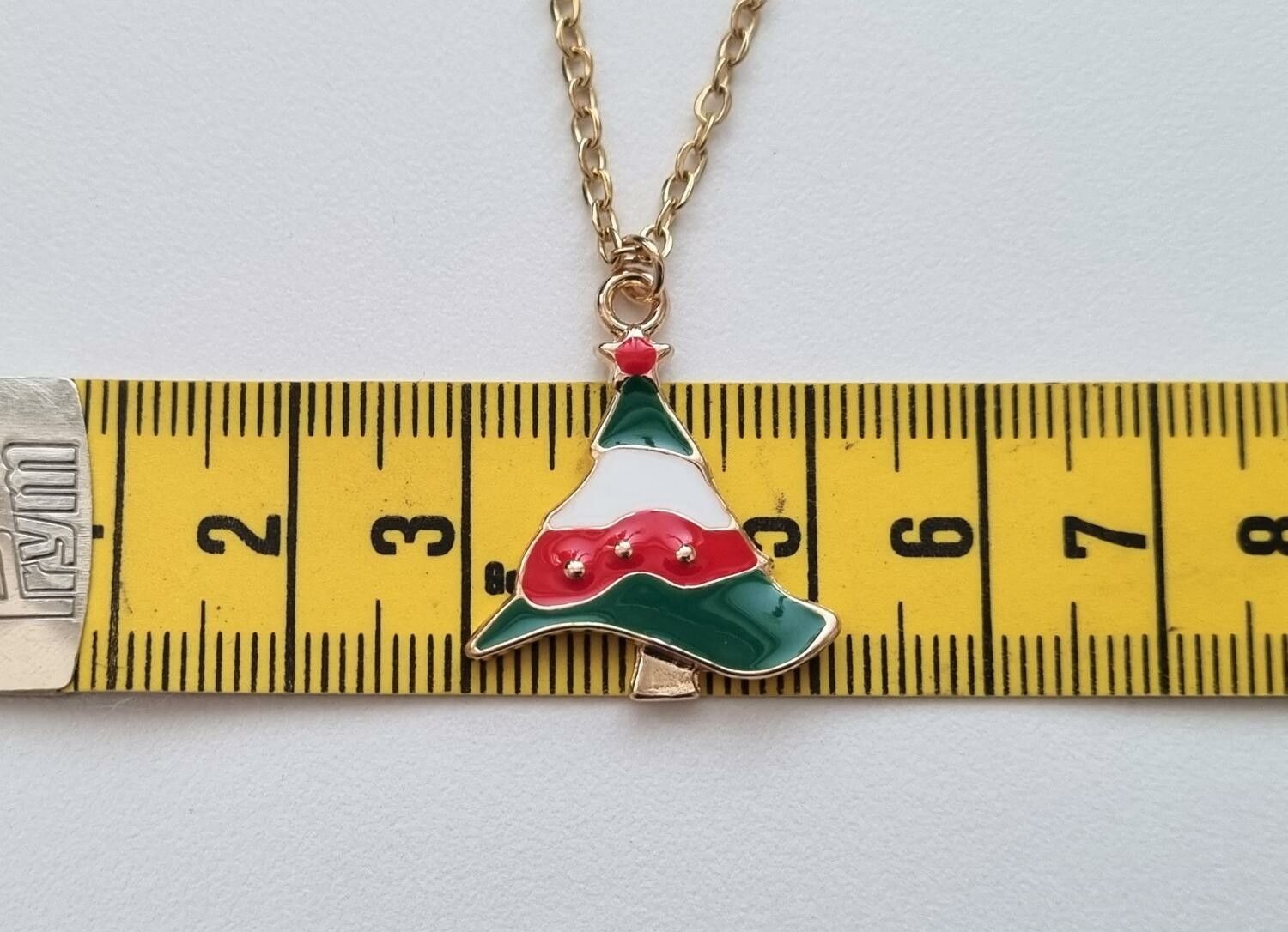 Guldfärgat halsband (45 cm) i rostfritt stål med söt berlock - Julgran