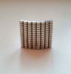 100 st Neodymium magneter (3x2 mm) runda magneter