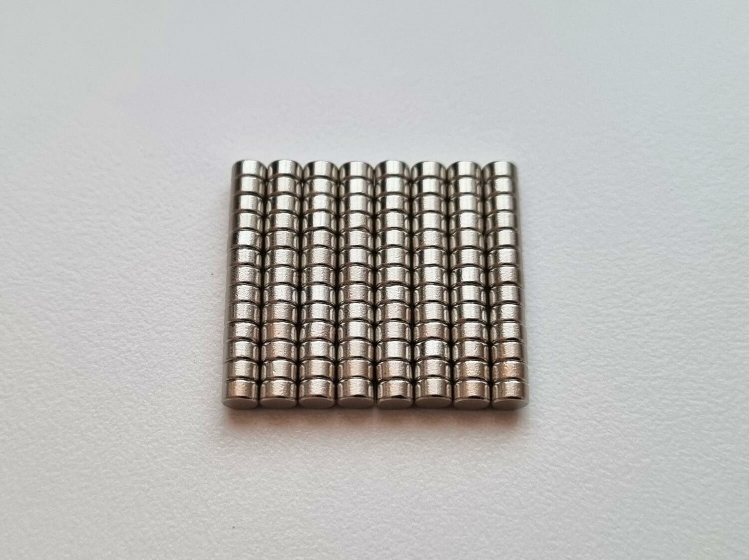 100 st Neodymium magneter (3x2 mm) runda magneter