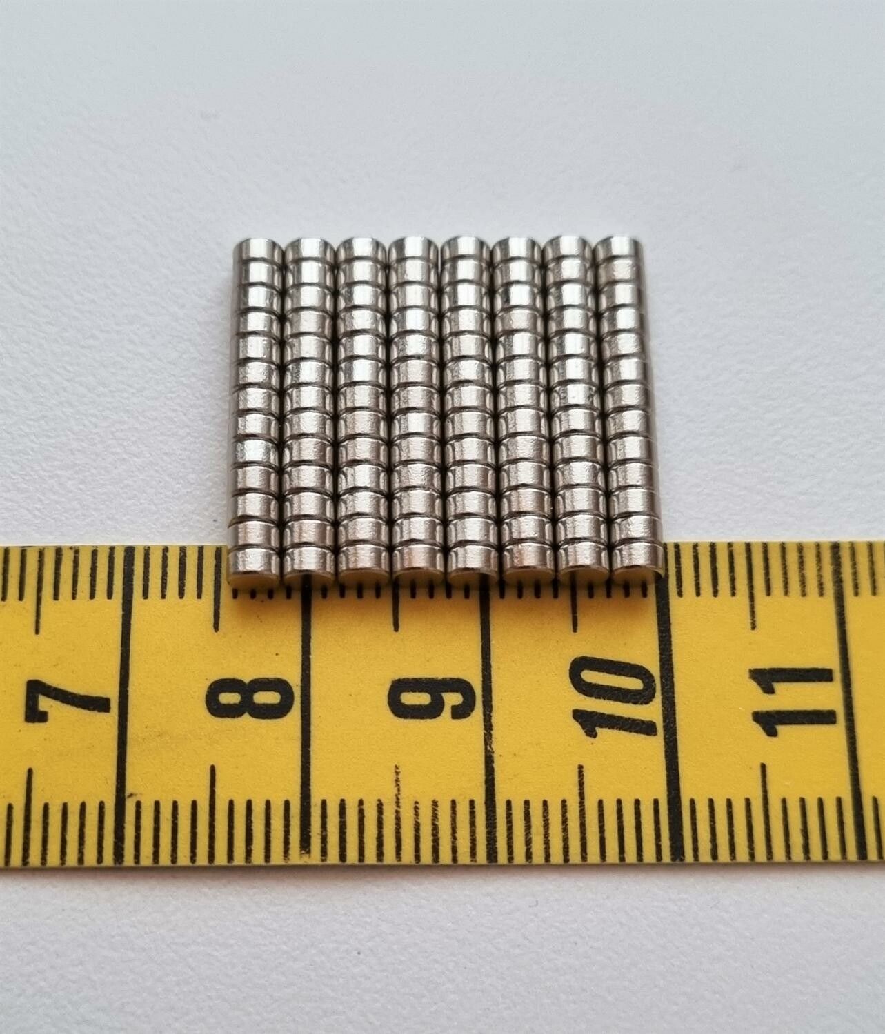 100 st Neodymium magneter (3x2 mm) runda magneter