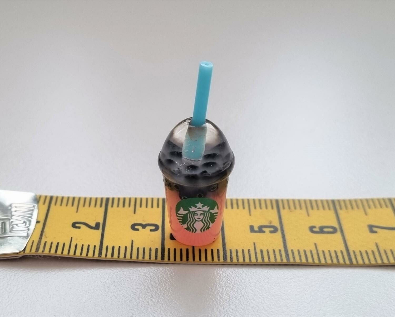 1 st rosa iskaffe, frappucino, drinkar - Miniatyr för dockhus, tittskåp
