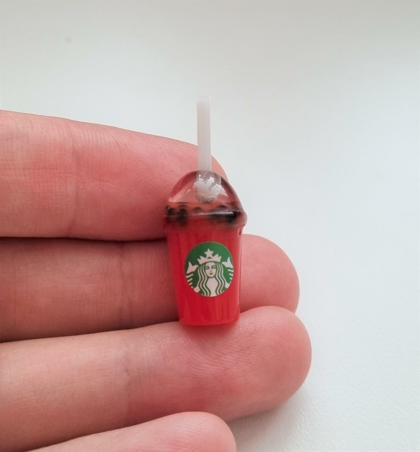1 st röd iskaffe, frappucino, drinkar - Miniatyr för dockhus, tittskåp