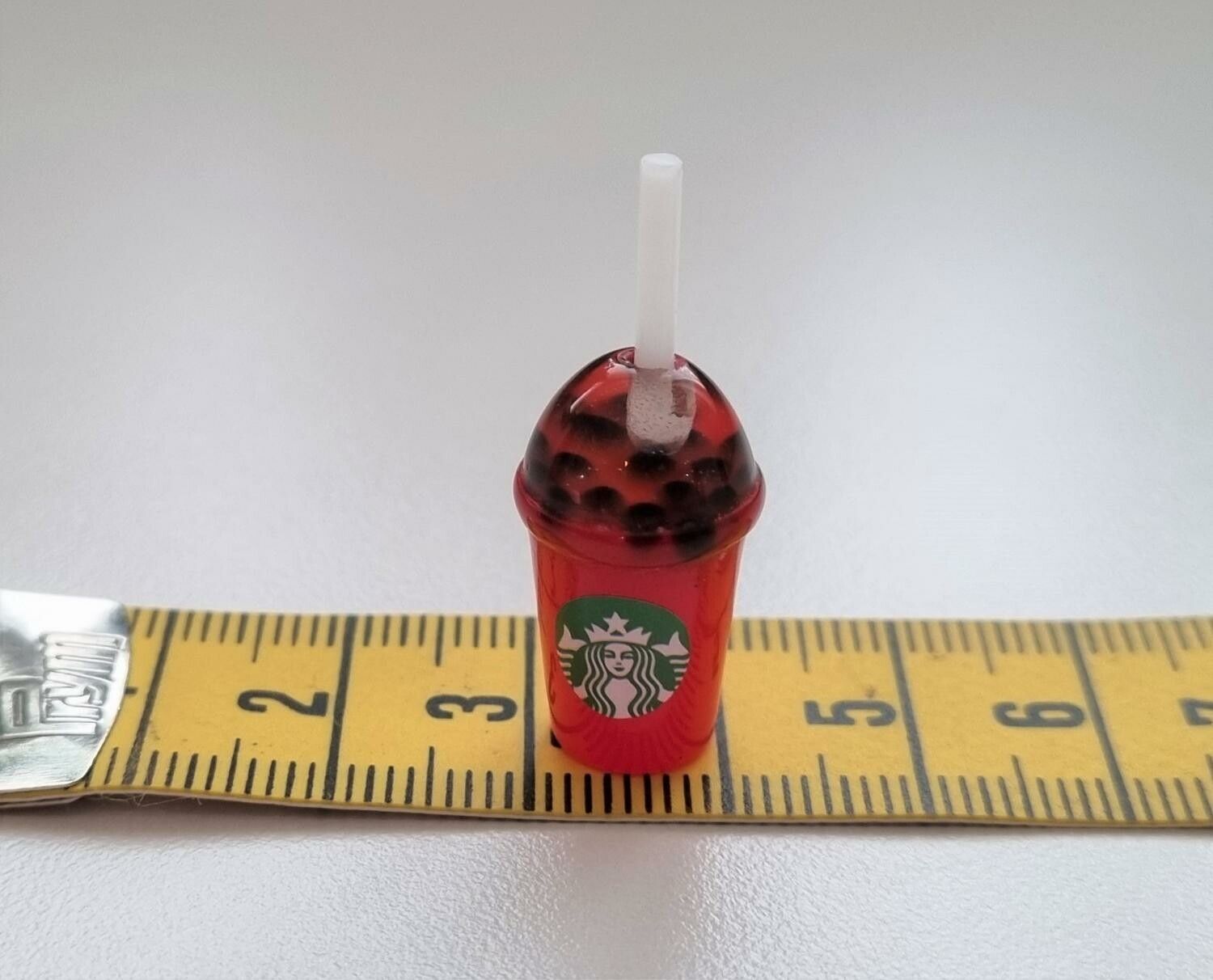 1 st röd iskaffe, frappucino, drinkar - Miniatyr för dockhus, tittskåp