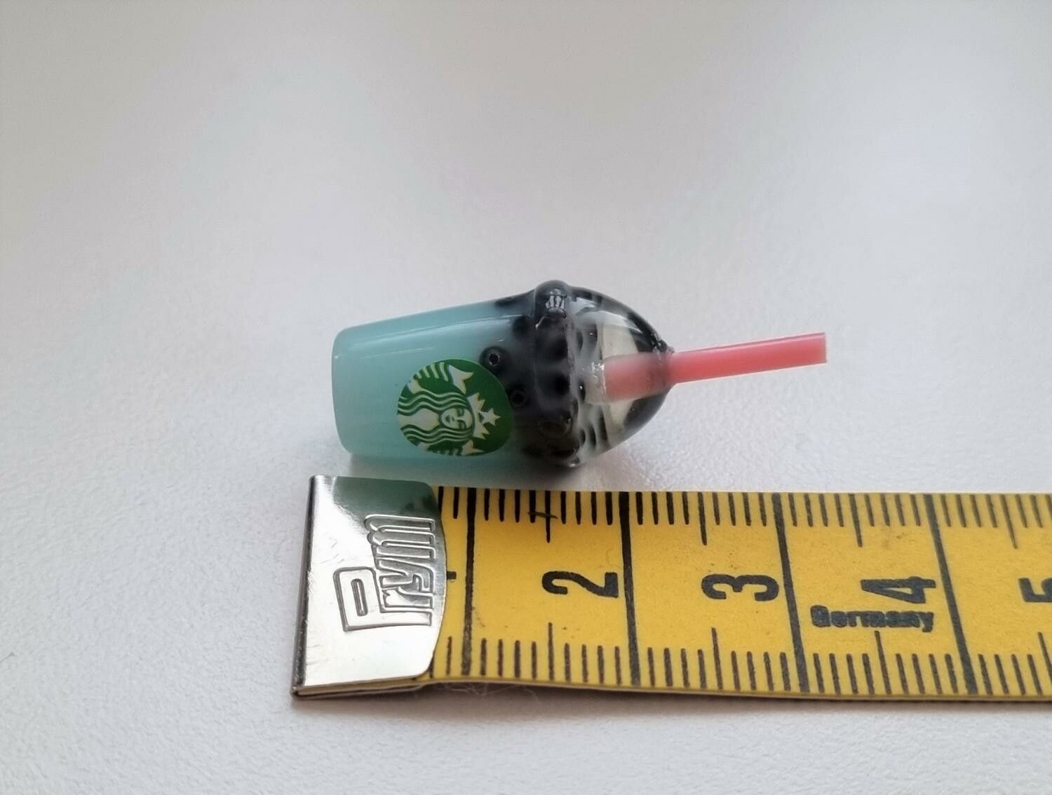 1 st blå iskaffe, frappucino, drinkar - Miniatyr för dockhus, tittskåp