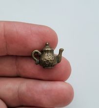 Tekanna / vattenkokare. Miniatyr / figurin för dekoration, tittskåp, dockskåp