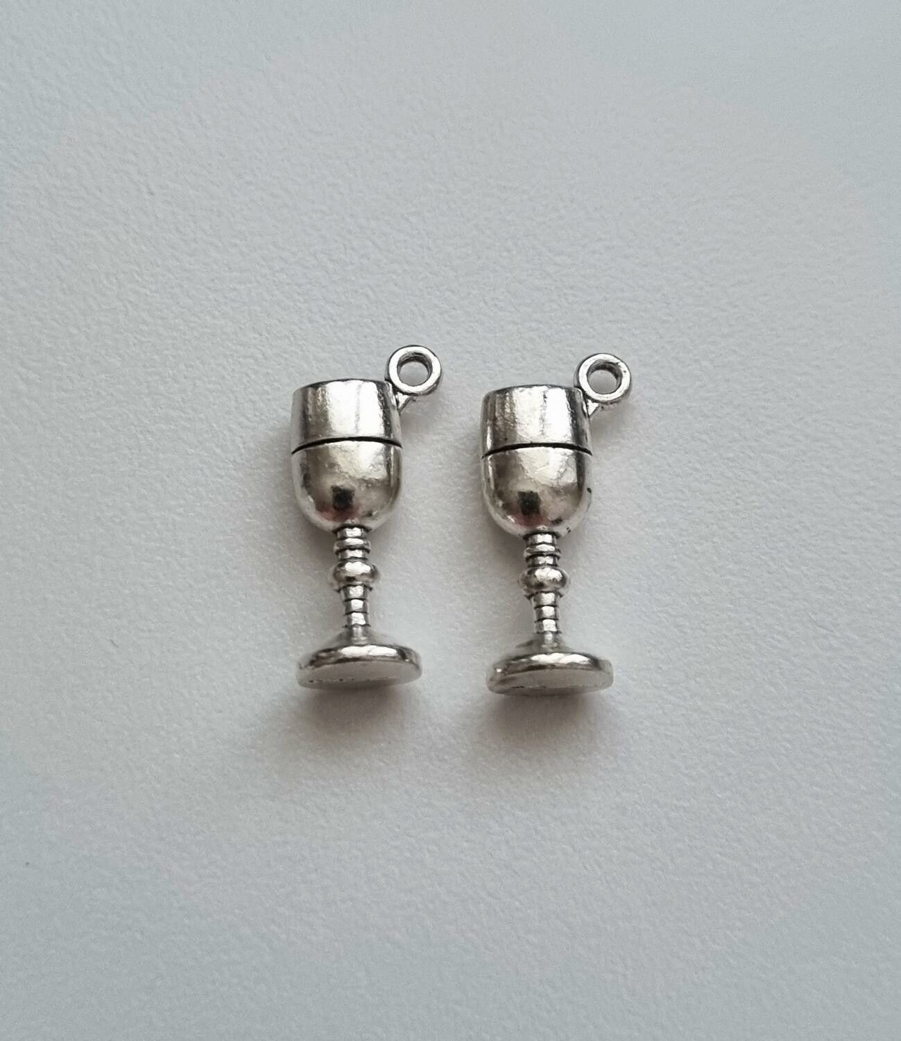 2 st miniatyrer berlocker - Bägare / dryckeskärl / glas