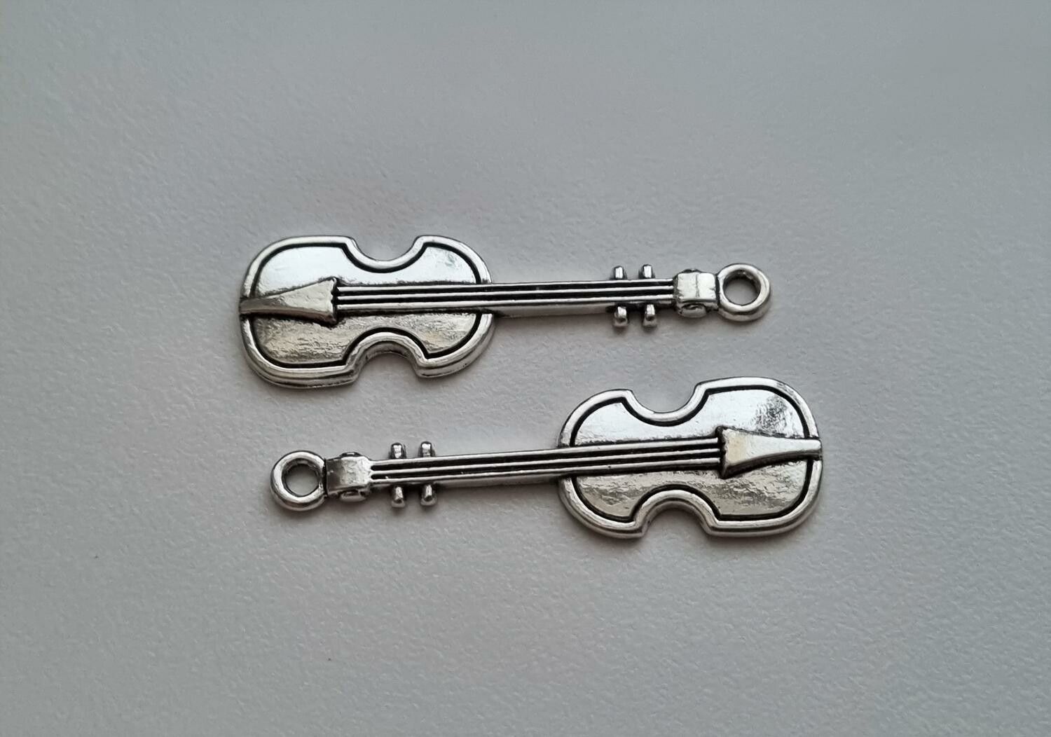 2 st miniatyrer berlocker - Fiol / violin