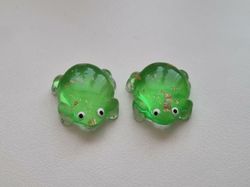 2 st gröna grodor. Miniatyrer / figuriner för dekoration