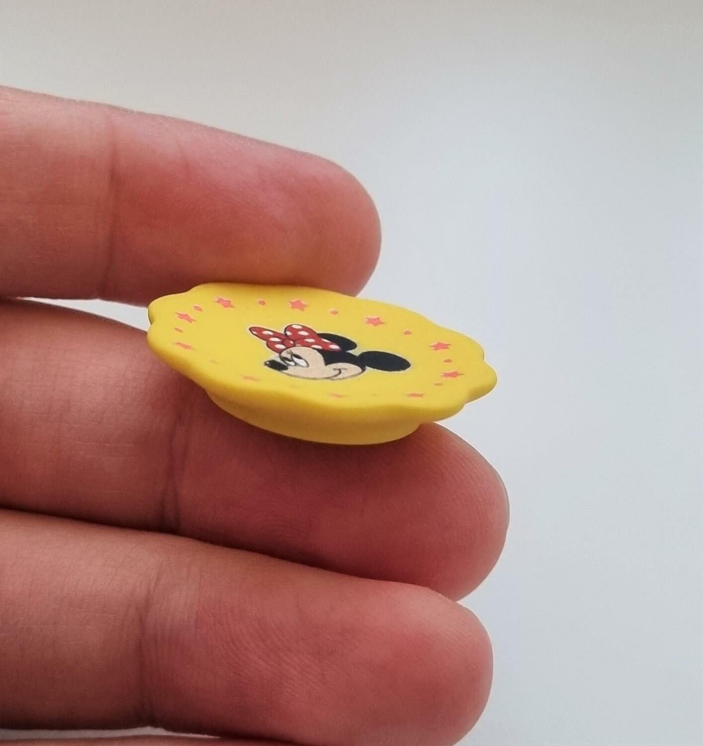 1 st fat / tallrik. Miniatyr för dockskåp, tittskåp (gul)