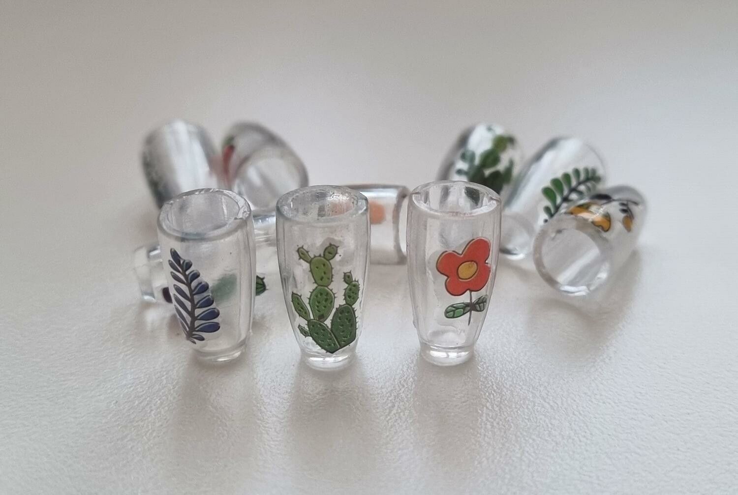 1 st glas / mugg / kopp. Miniatyrer, figuriner för dockskåp