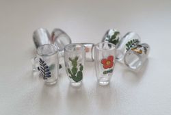 1 st glas / mugg / kopp. Miniatyrer, figuriner för dockskåp