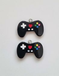 2 st Handkontroller, berlocker, charms, miniatyrer (svarta)