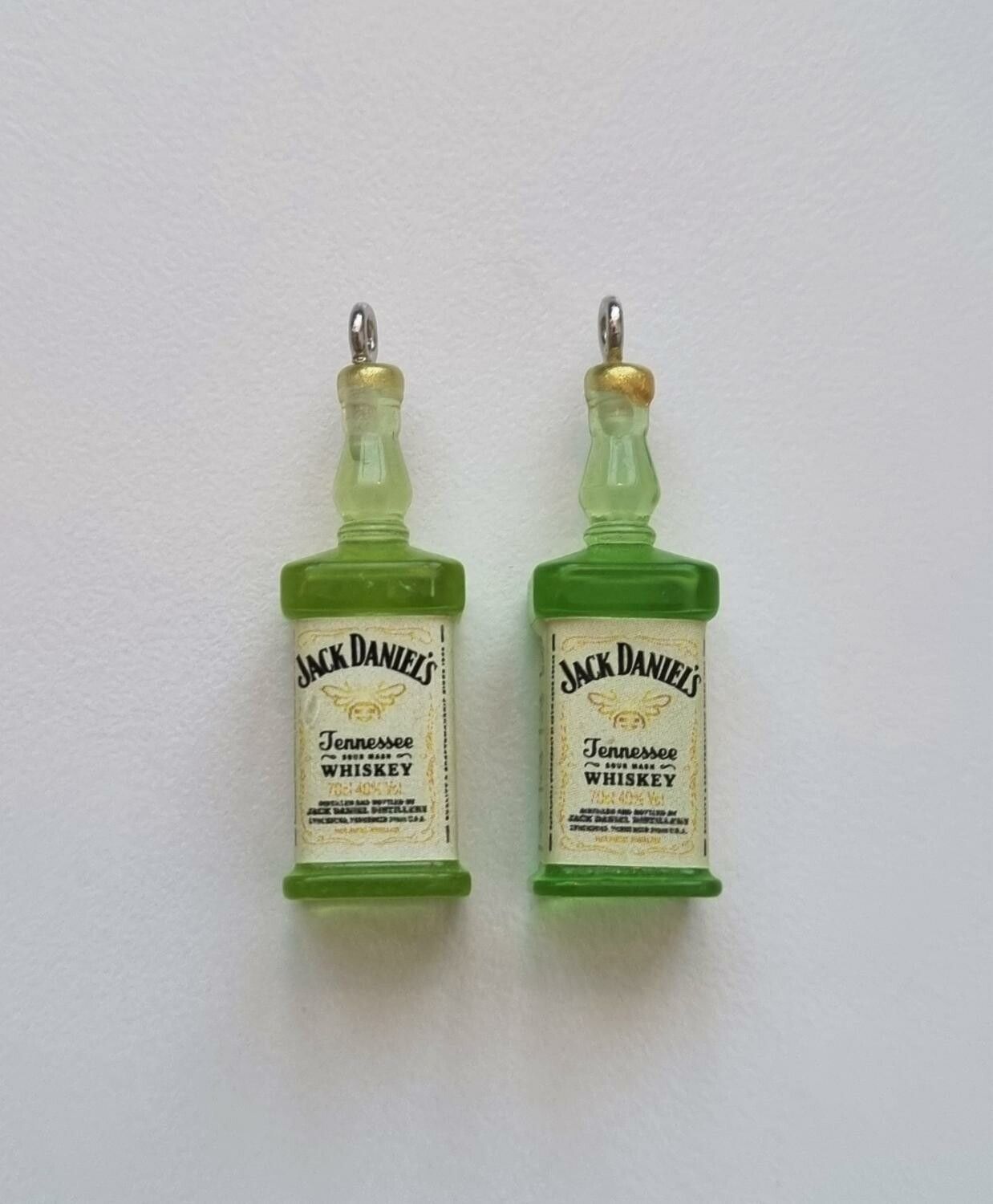 Jack Daniels miniatyrer, flaskor, miniflaskor Berlocker / hängen (2 st)
