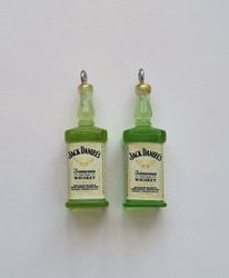 Jack Daniels miniatyrer, flaskor, miniflaskor Berlocker / hängen (2 st)