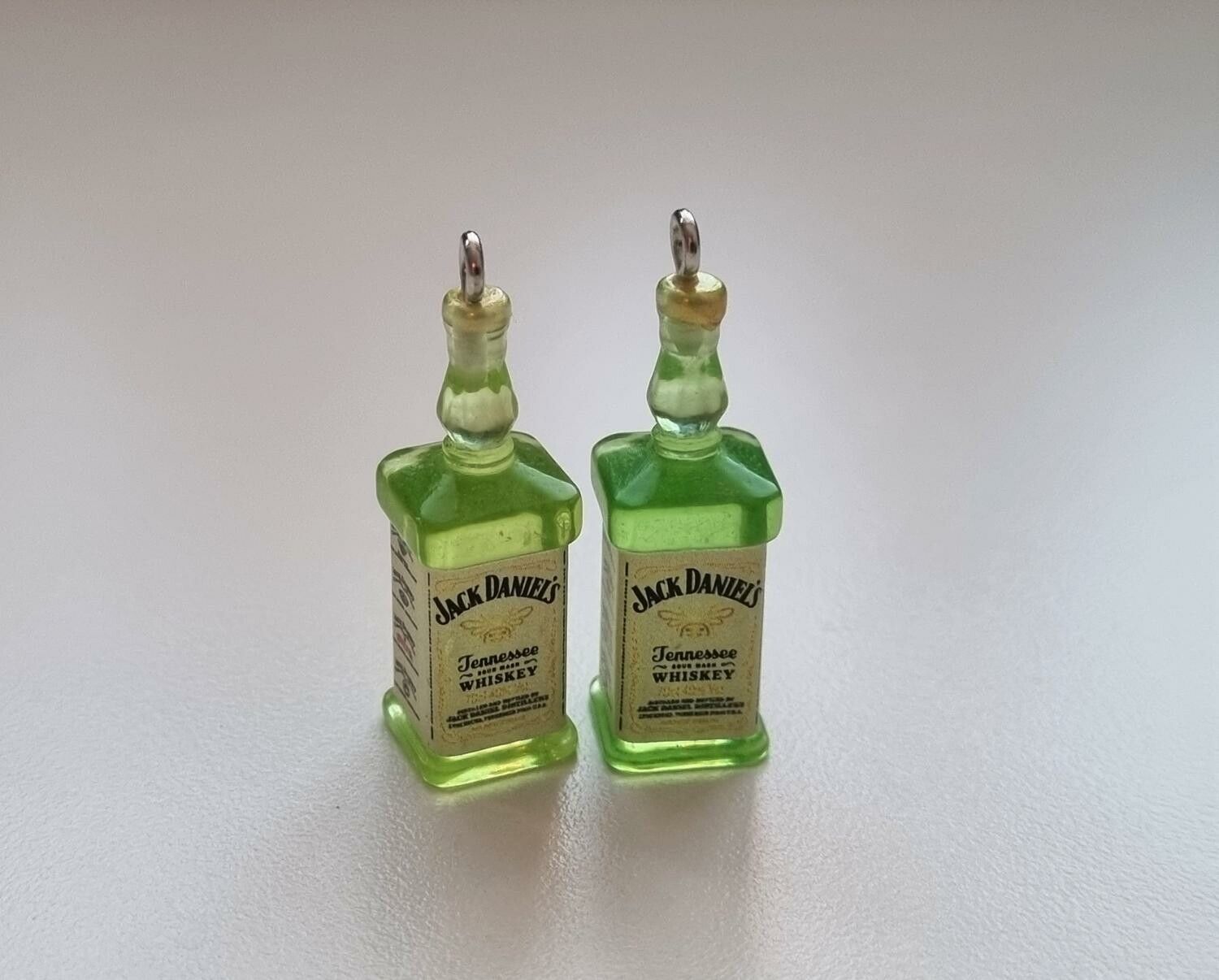 Jack Daniels miniatyrer, flaskor, miniflaskor Berlocker / hängen (2 st)