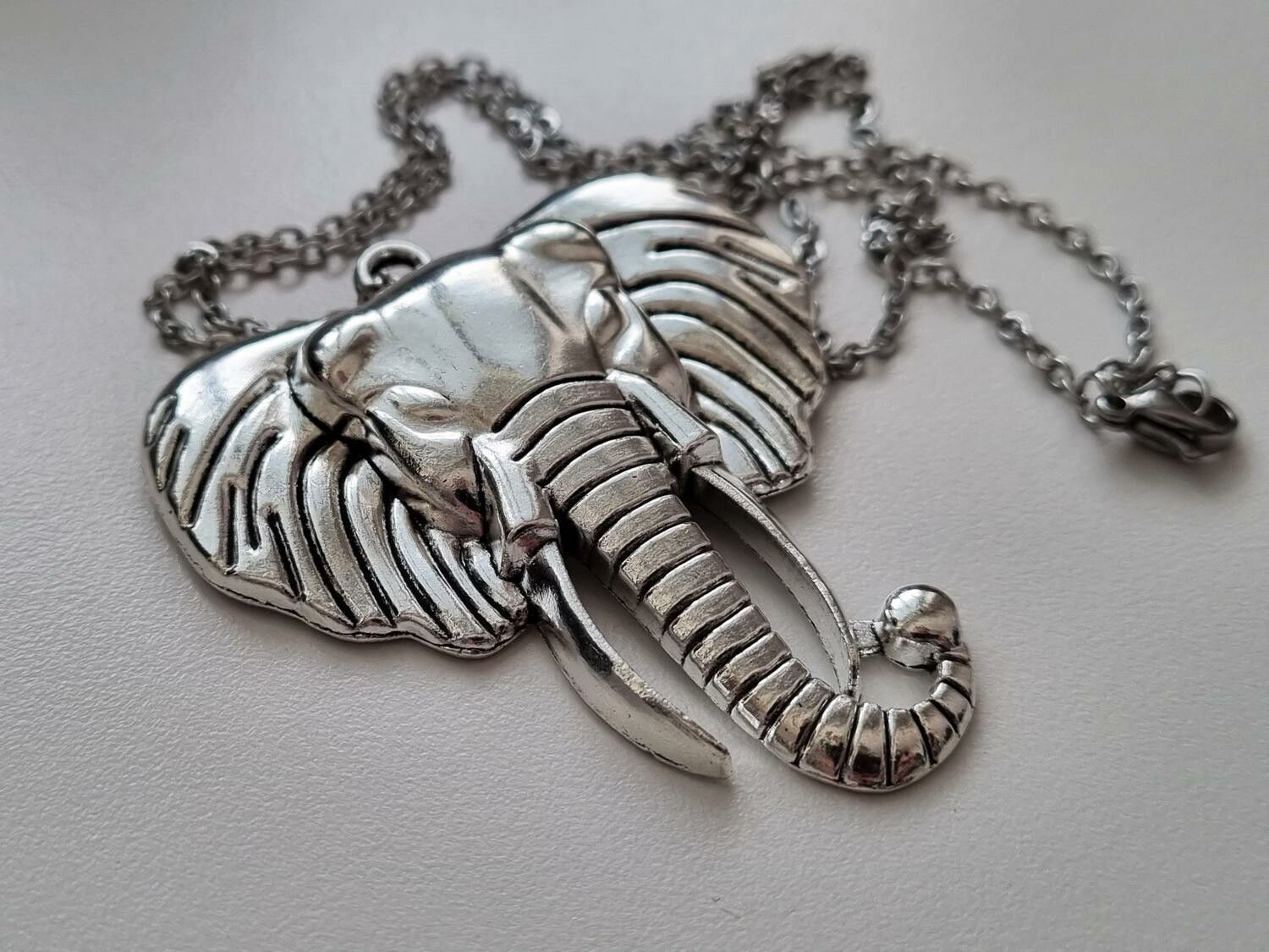Halsband Elefant (variant 2)