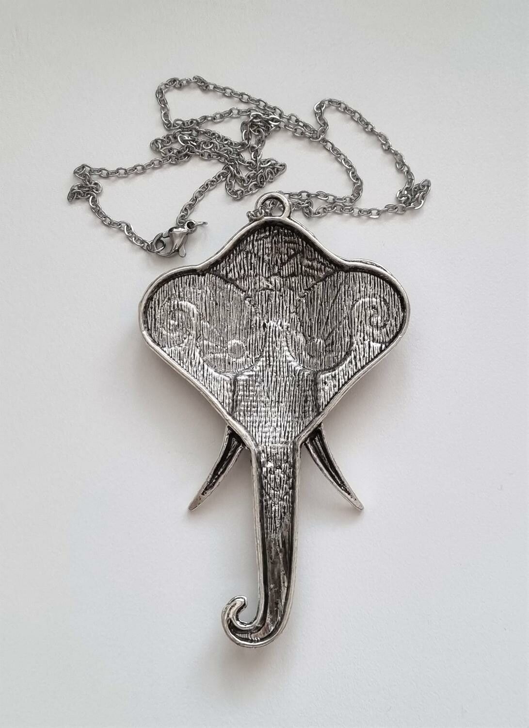 Halsband (50 cm) i rostfritt stål med stor berlock - Elefant (variant 1)