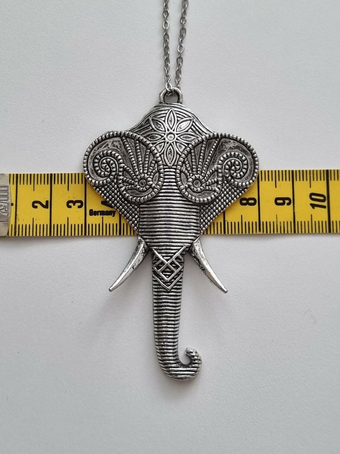Halsband (50 cm) i rostfritt stål med stor berlock - Elefant (variant 1)