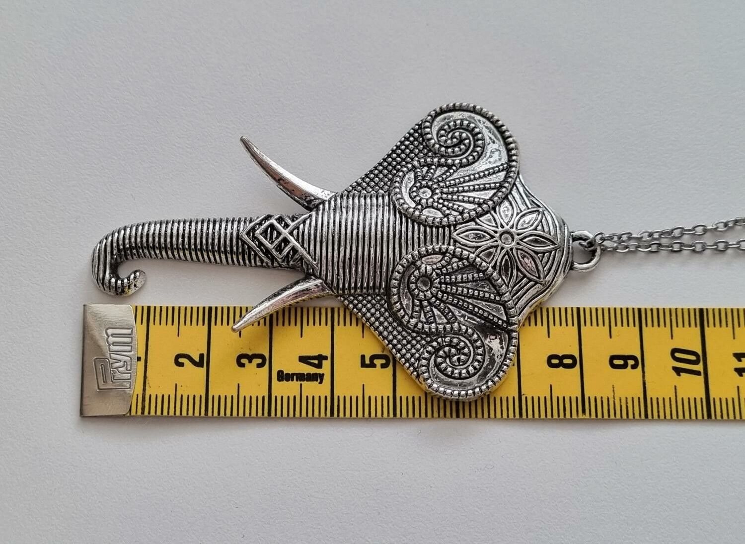 Halsband (50 cm) i rostfritt stål med stor berlock - Elefant (variant 1)