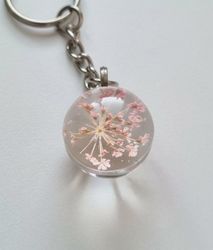 Nyckelring Glaskula glasboll med torkad blomma (Ljusrosa)