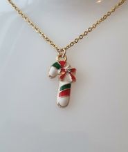 Halsband (45 cm) i rostfritt stål med söt berlock - Polkagris med rosett