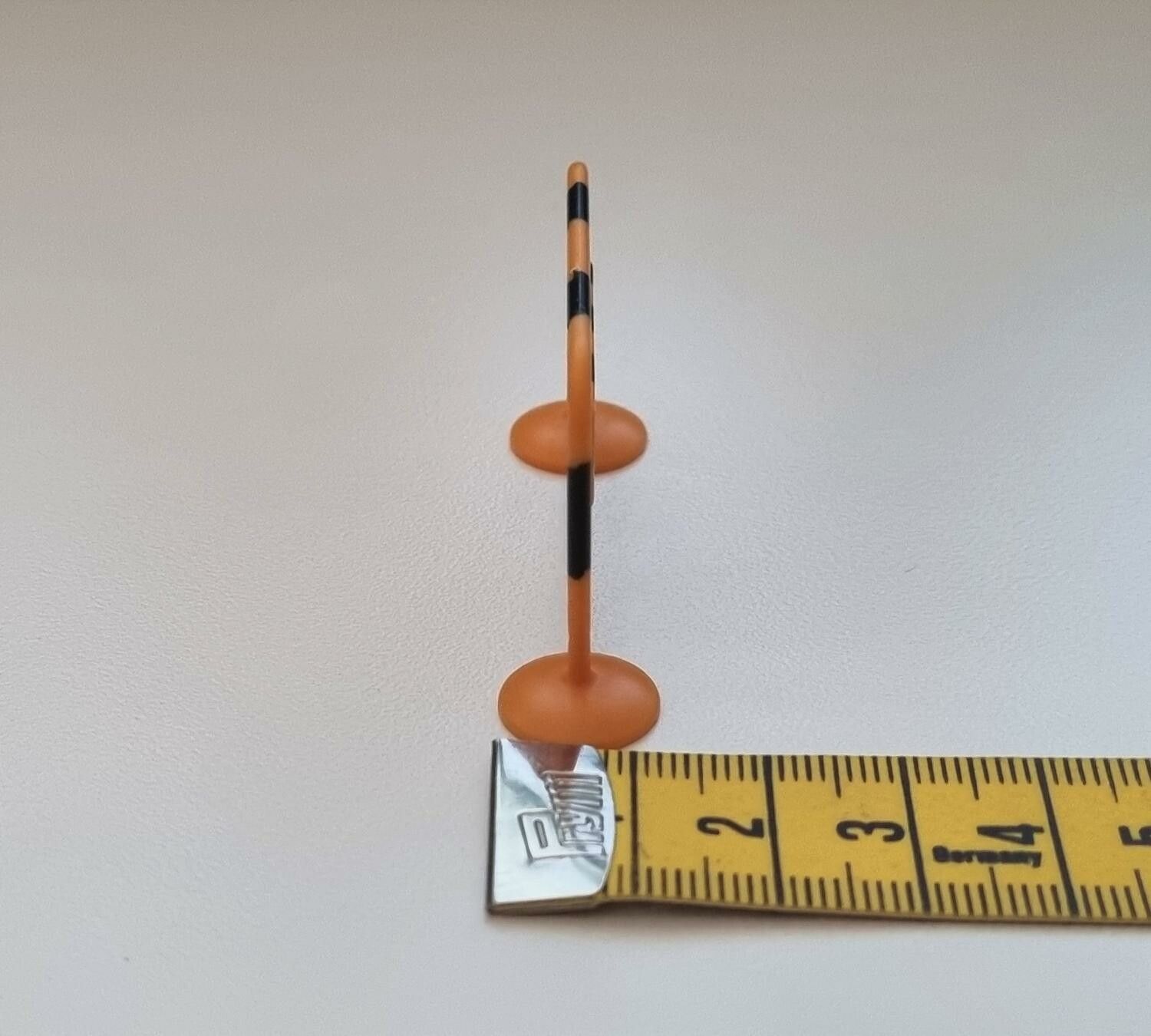 1 st Staket / Kravallstaket. Miniatyr för dockhus, tittskåp, tågräls mm