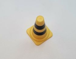 1 st vägkon / markeringskon / kon. Miniatyr för dockhus, tittskåp, tågräls mm