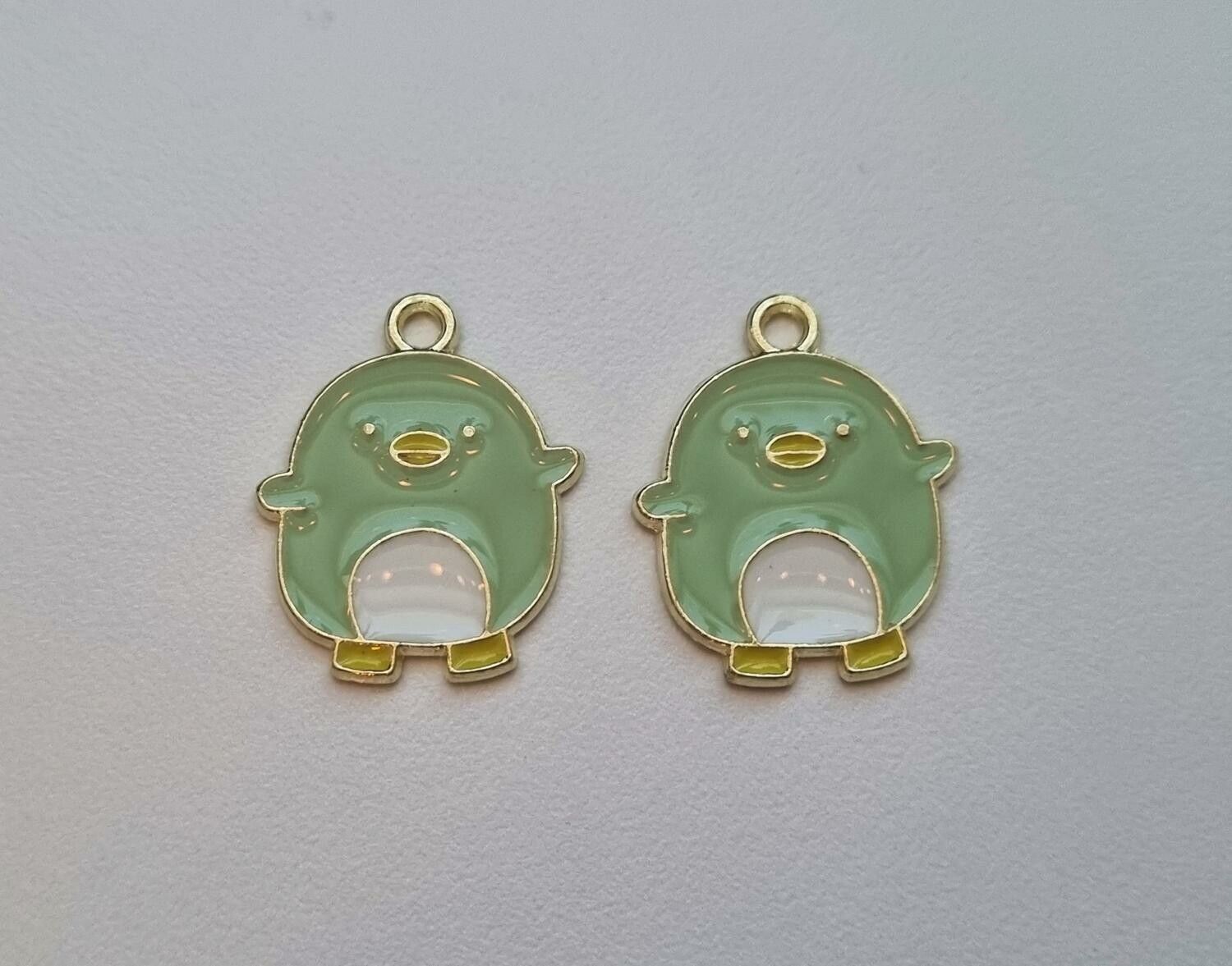 2 st söta Kycklingar. Berlocker / charms för smyckestillverkning