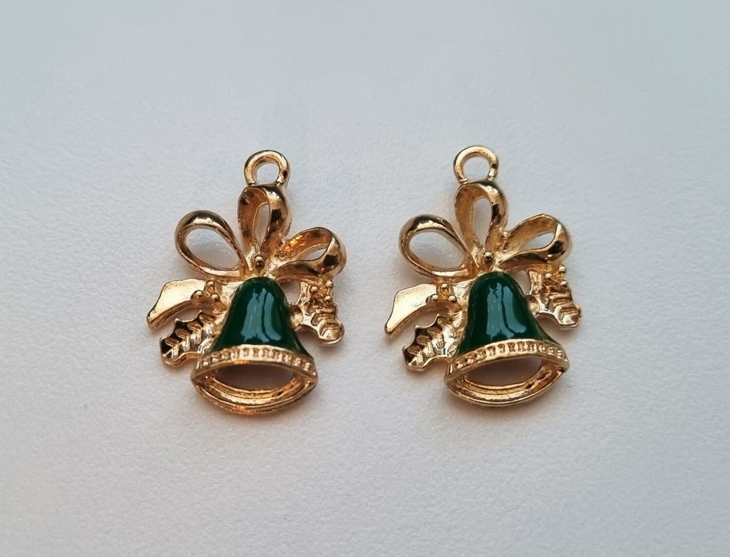 2 st bjällror, Julbjällror. Hängen / berlocker / charms till jul